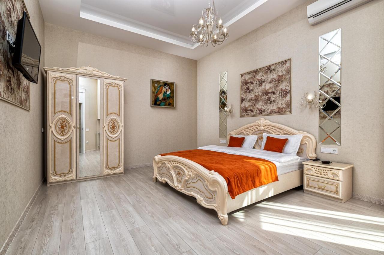 2 Bedroom Apartment Tykha Street City Center With Parking Place Lwów Zewnętrze zdjęcie