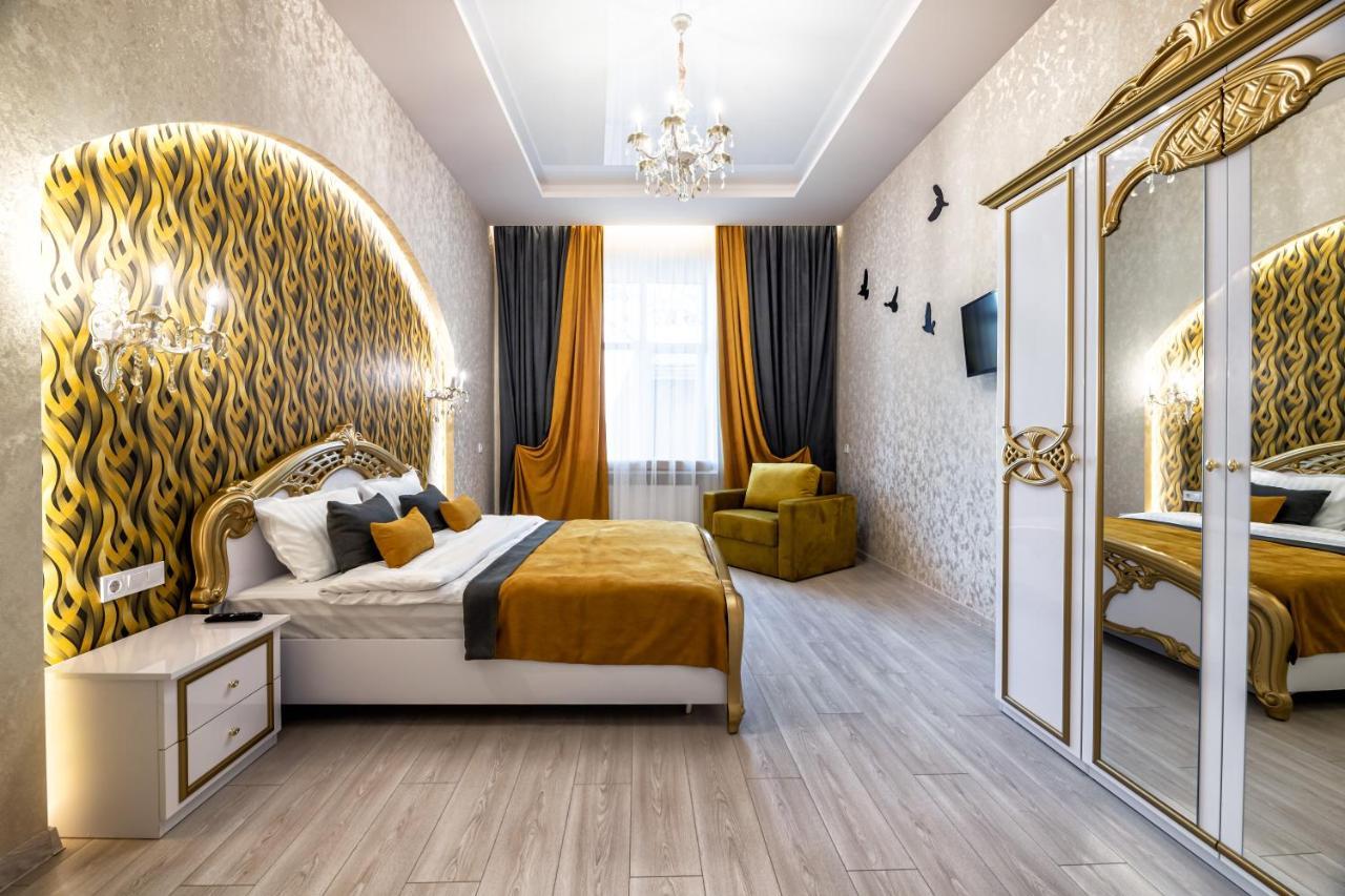 2 Bedroom Apartment Tykha Street City Center With Parking Place Lwów Zewnętrze zdjęcie