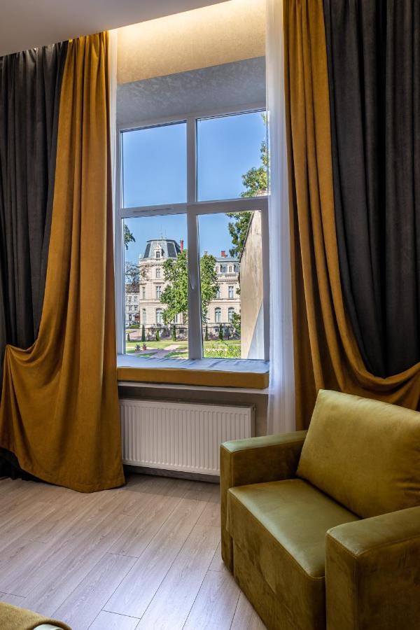2 Bedroom Apartment Tykha Street City Center With Parking Place Lwów Zewnętrze zdjęcie