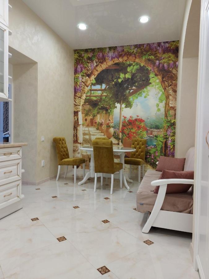 2 Bedroom Apartment Tykha Street City Center With Parking Place Lwów Zewnętrze zdjęcie