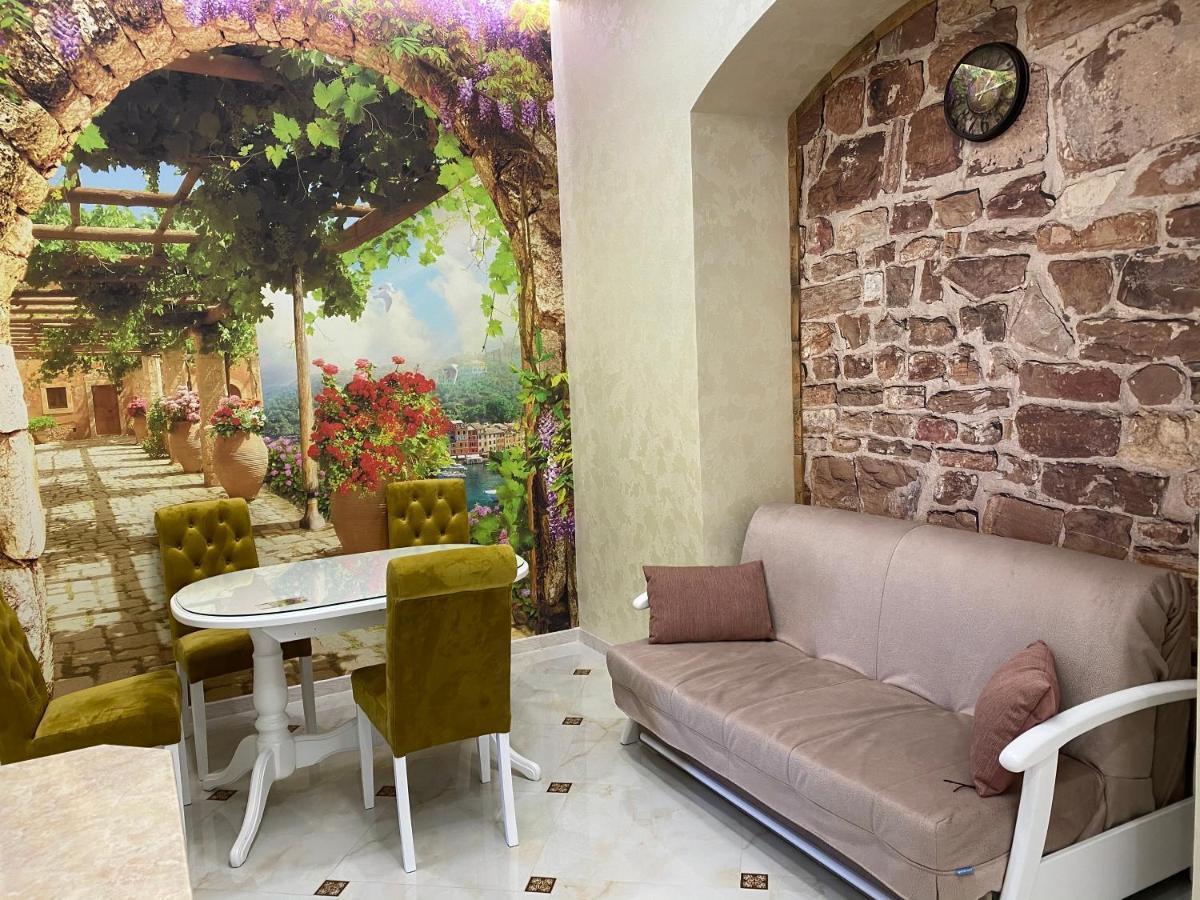 2 Bedroom Apartment Tykha Street City Center With Parking Place Lwów Zewnętrze zdjęcie